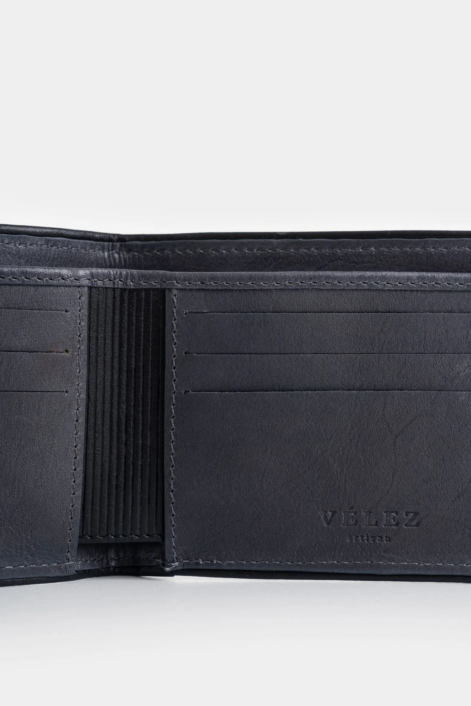 Billetera Pegasus de cuero para hombre detalle contraste