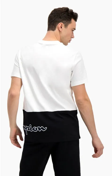 Camiseta CHAMPION manga corta Hombre COLOUR BLOCK WRAPAROUND LOGO Ref. 214208 blanca y azul logo parte inferior bordado