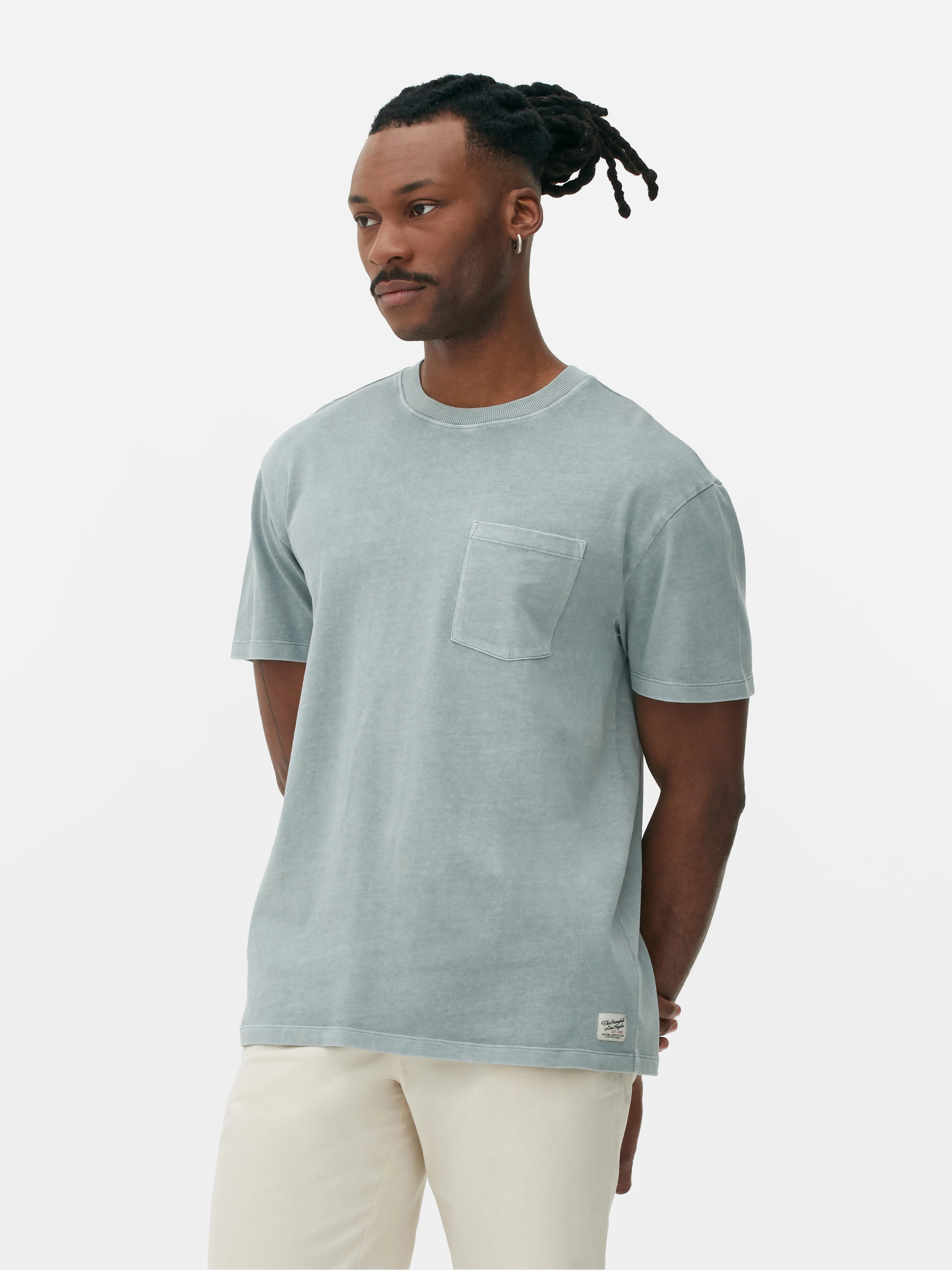 Camiseta con bolsillo de The Stronghold