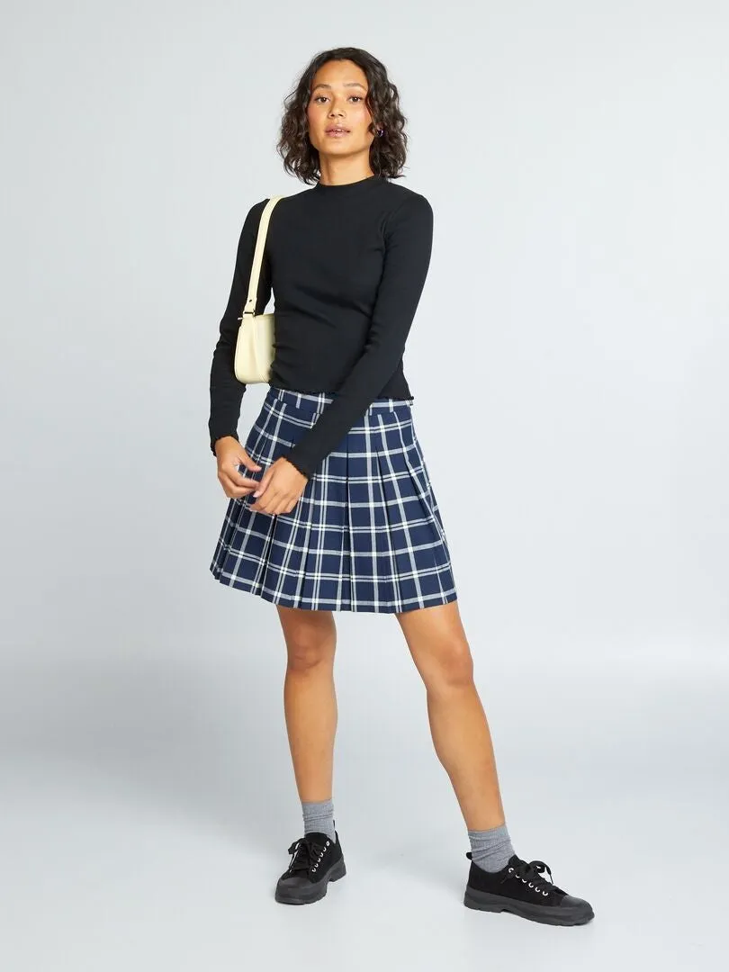 CAMISETA DE CANALé CON CUELLO ALTO  NEGRO