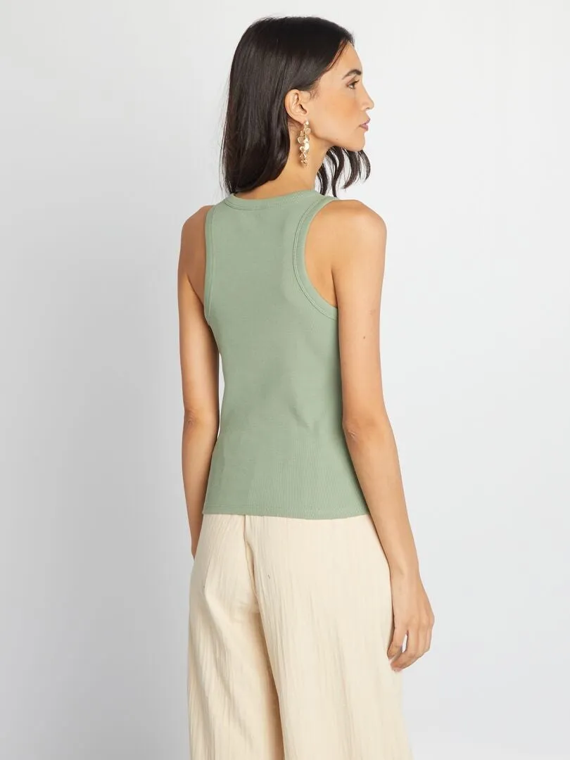 CAMISETA DE TIRANTES DE CANALé CON CUELLO AMERICANO  VERDE