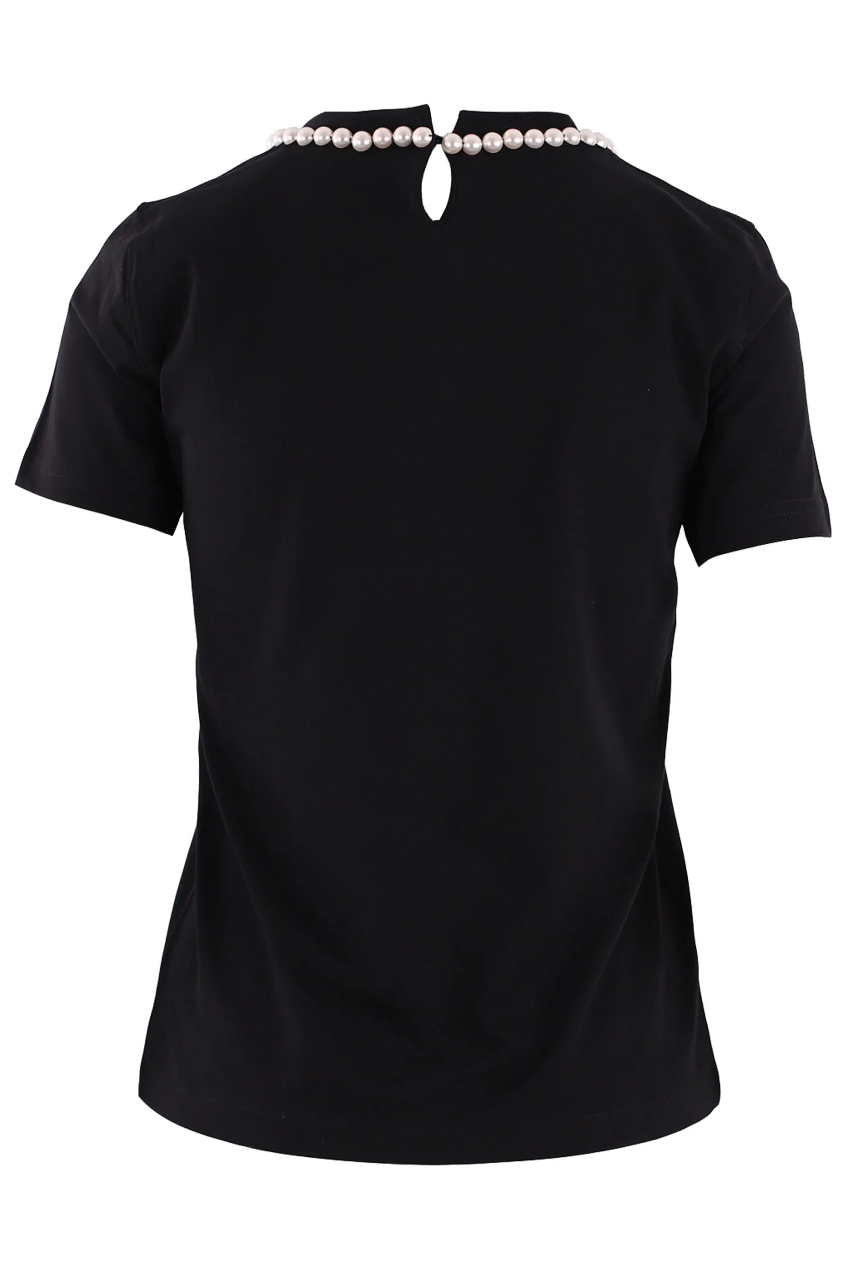 Camiseta negra con perlas