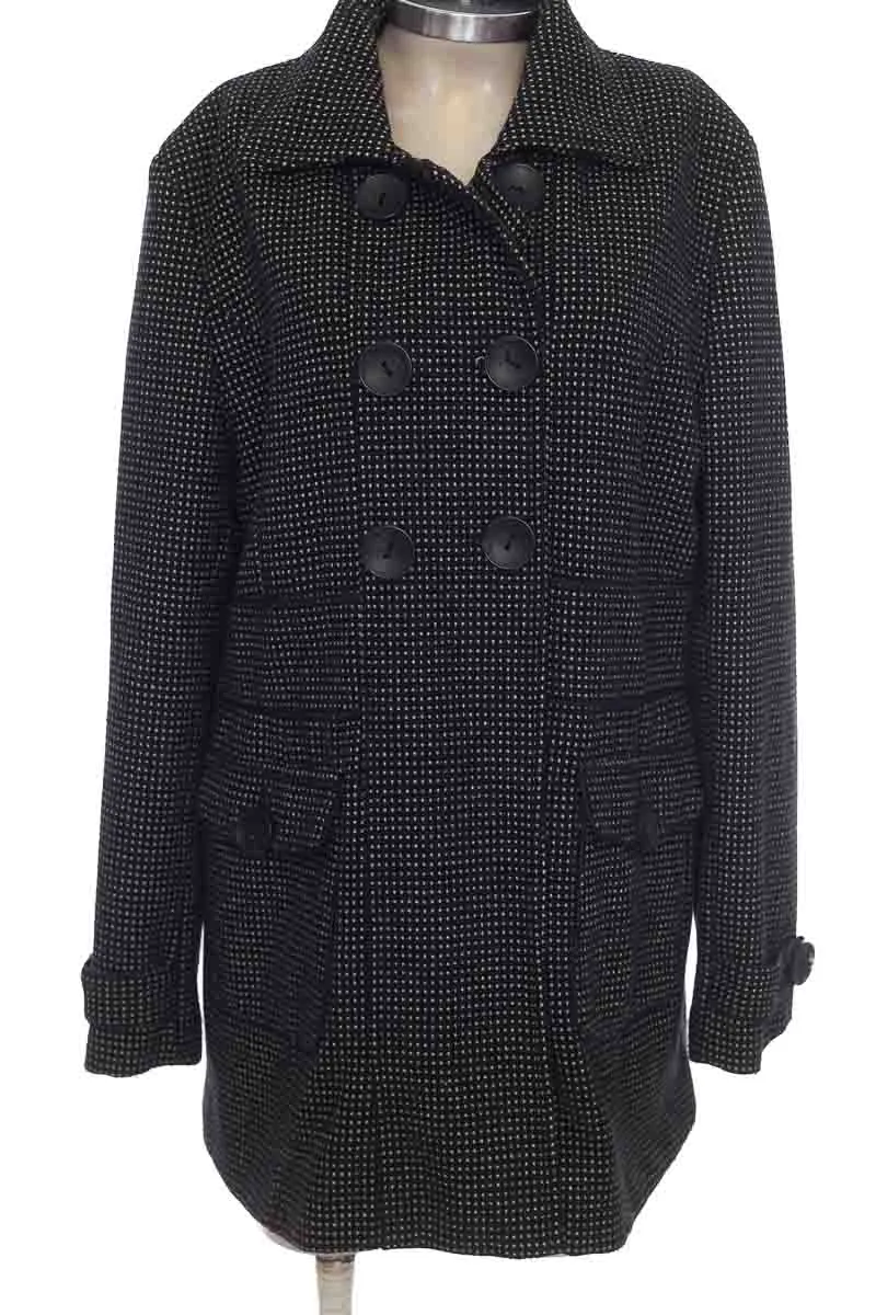 CHAQUETA / ABRIGO COLOR NEGRO  BASEMENT