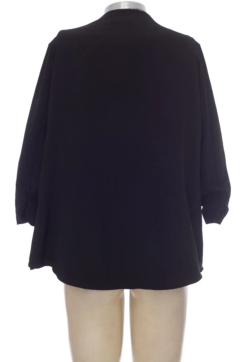 CHAQUETA / ABRIGO COLOR NEGRO  CLOSEANDO