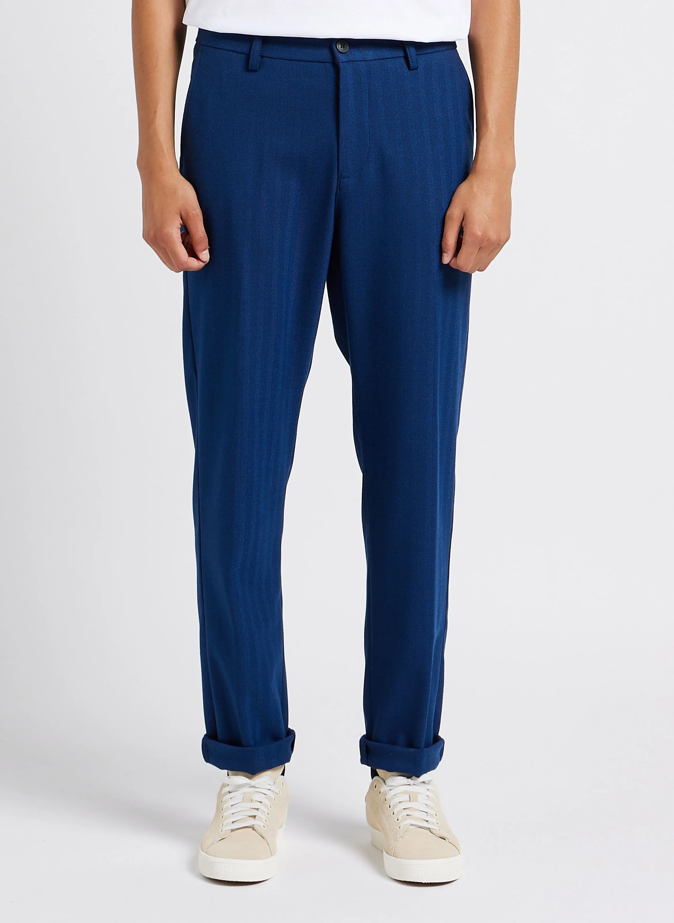 COMO  PANTALóN RECTO CON MOTIVO DE ESPIGAS EN AZUL
