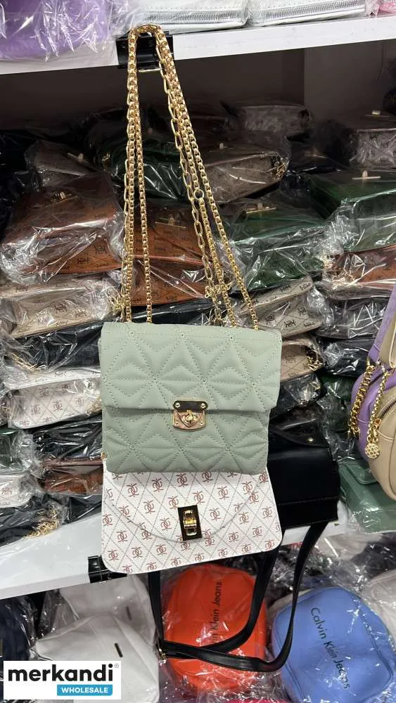 Elegantes bolsos de mujer con colores y modelos alternativos.