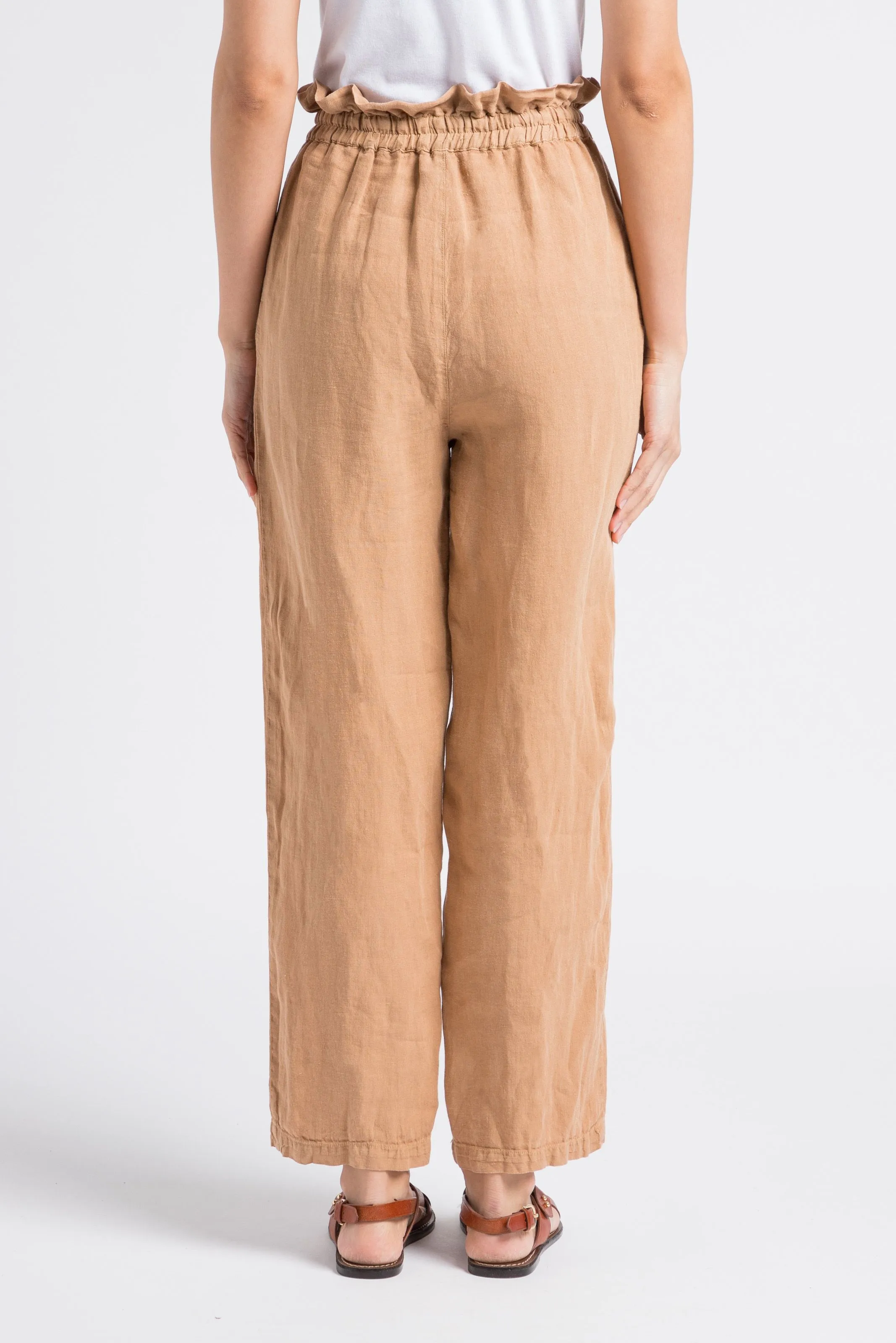 LONG BEACH  PANTALóN TAPERED DE LINO EN MARRON