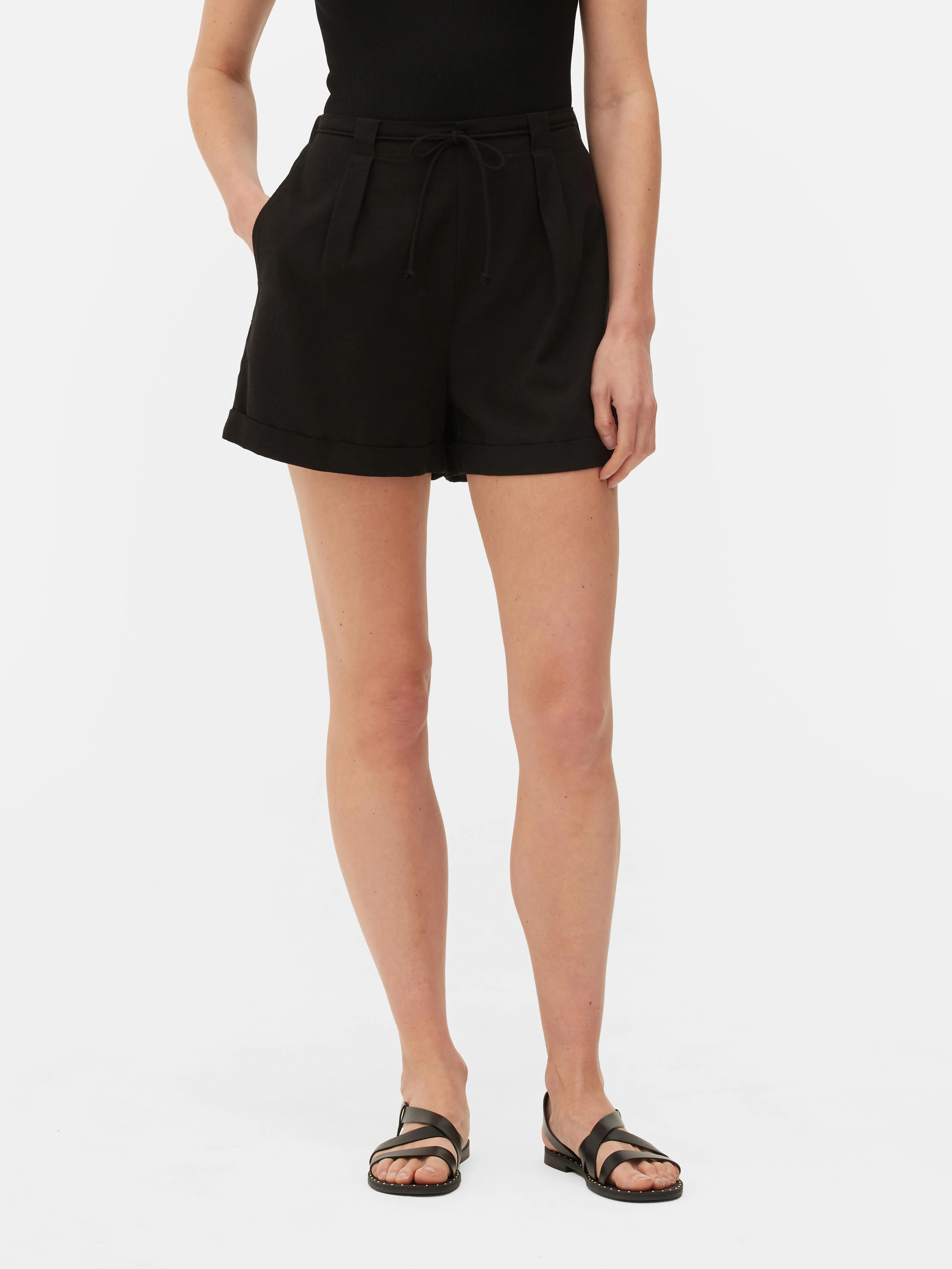 Pantalón corto de mezcla de lino con lazada