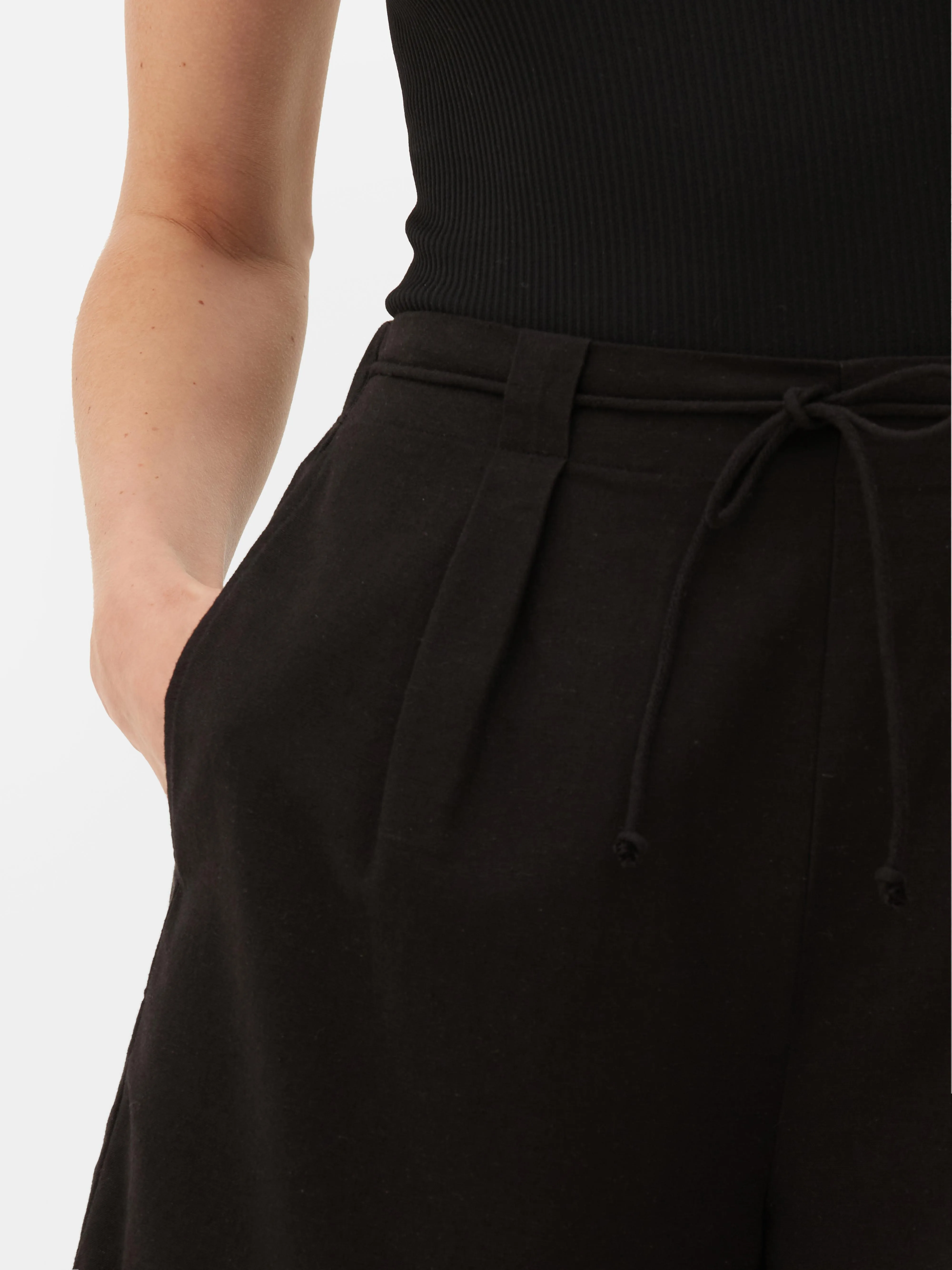 Pantalón corto de mezcla de lino con lazada