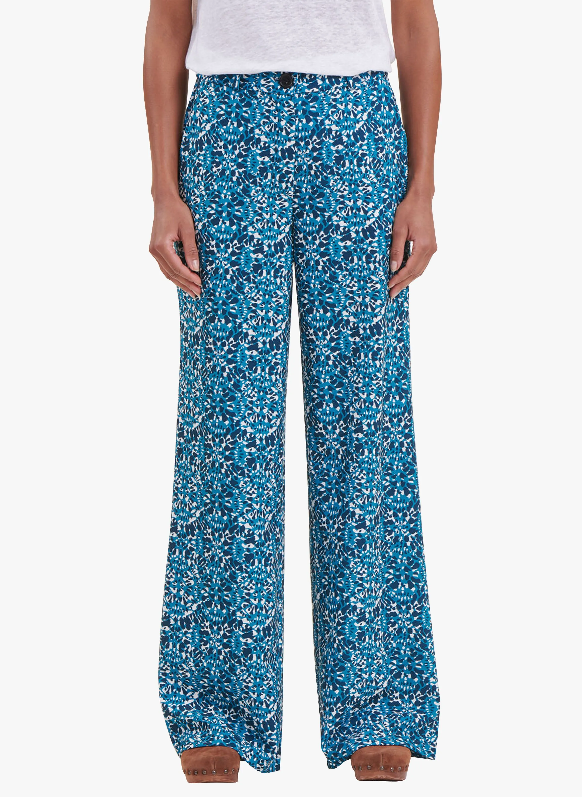 Pantalón recto estampado de talle alto en azul