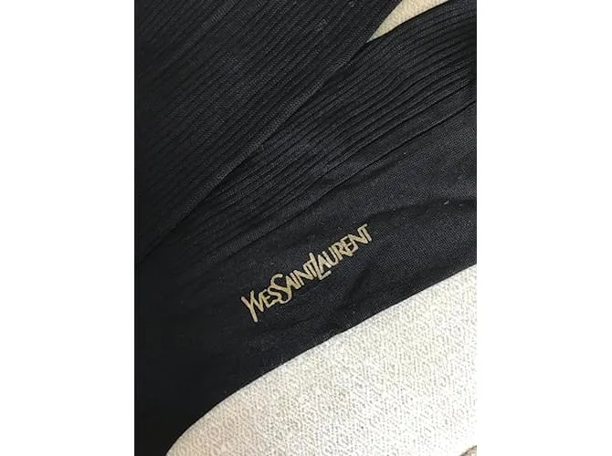 SAINT LAURENT Camiseta de lencería.  Lana Negro 