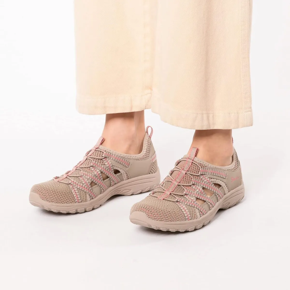 Sandalia cerrada Reggae Skechers para mujer beige  Sk158383
