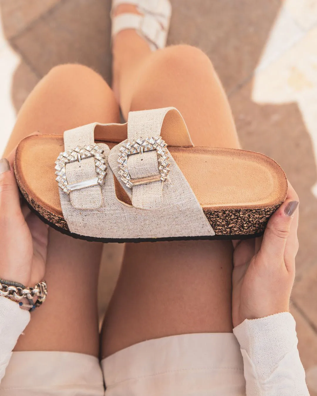 SANDALIA DE MUJER BEIGE CON PLATAFORMA CONFORT  TAMARA
