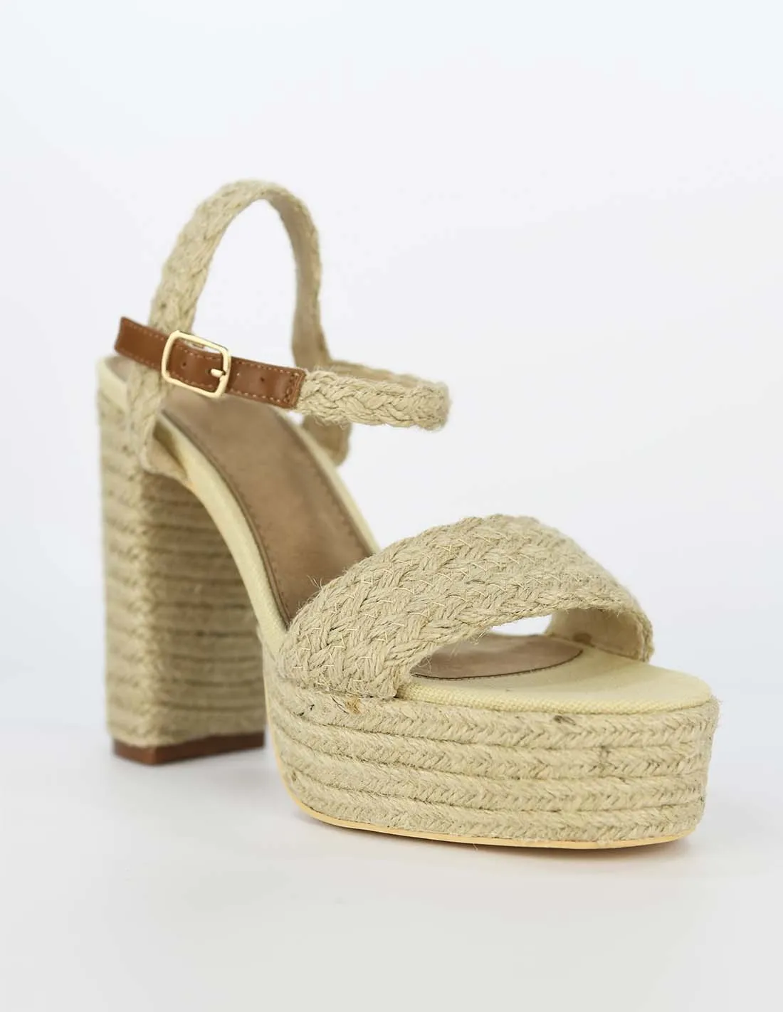 Sandalia de yute con tacon