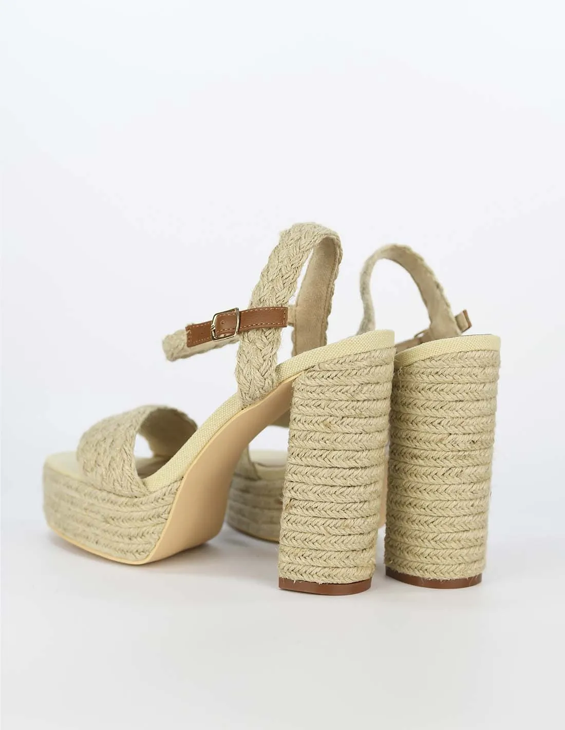 Sandalia de yute con tacon