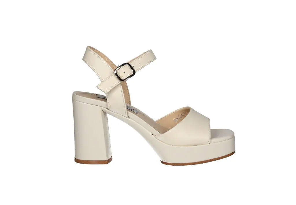Sandalia Piel Beige Liso Tacón Alto y Pataforma