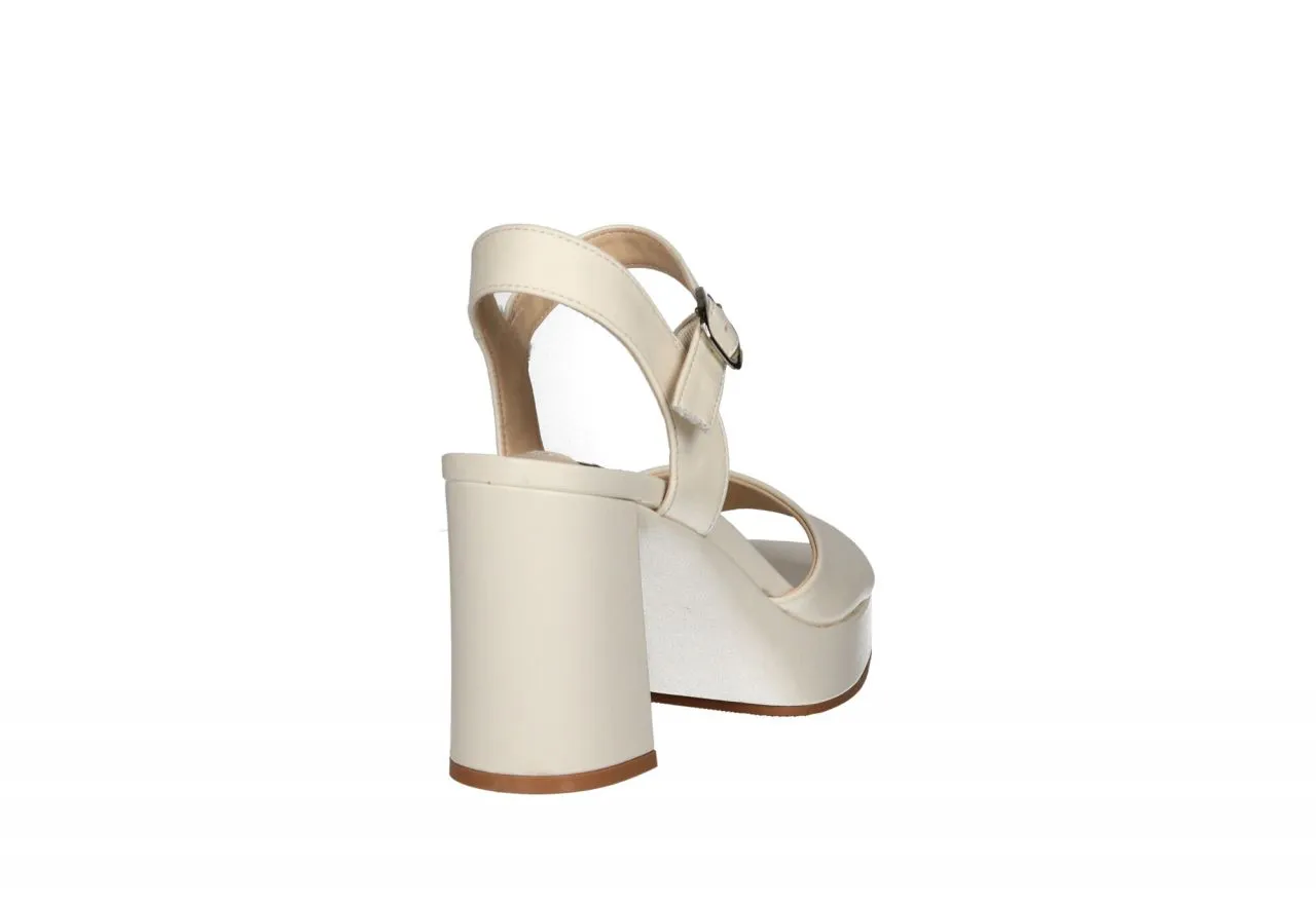Sandalia Piel Beige Liso Tacón Alto y Pataforma