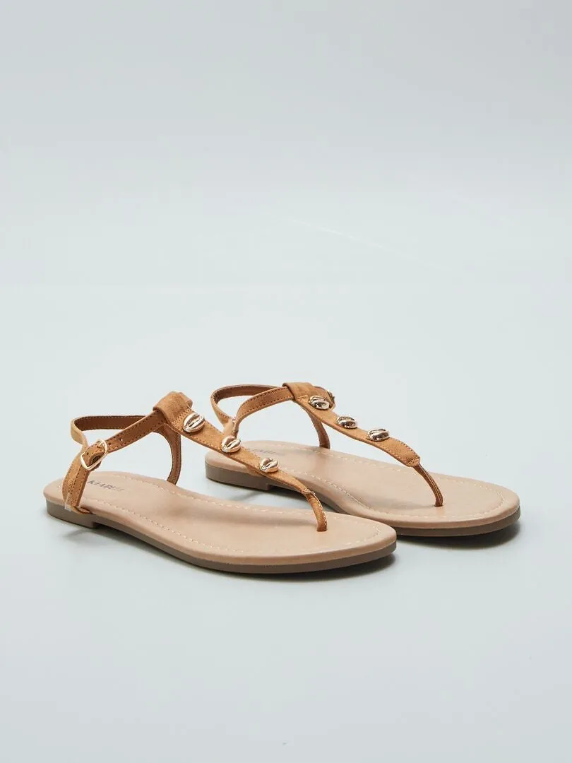 SANDALIAS CON CONCHAS  MARRON
