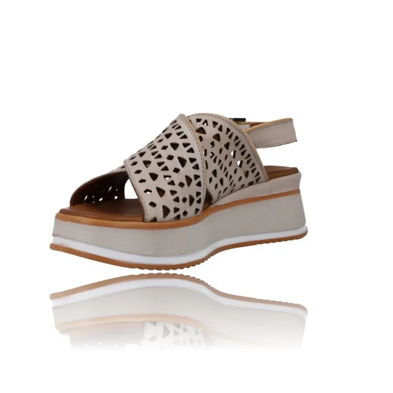Sandalias con Cuña y Tiras Cruzadas para Mujer de Carmela 160643