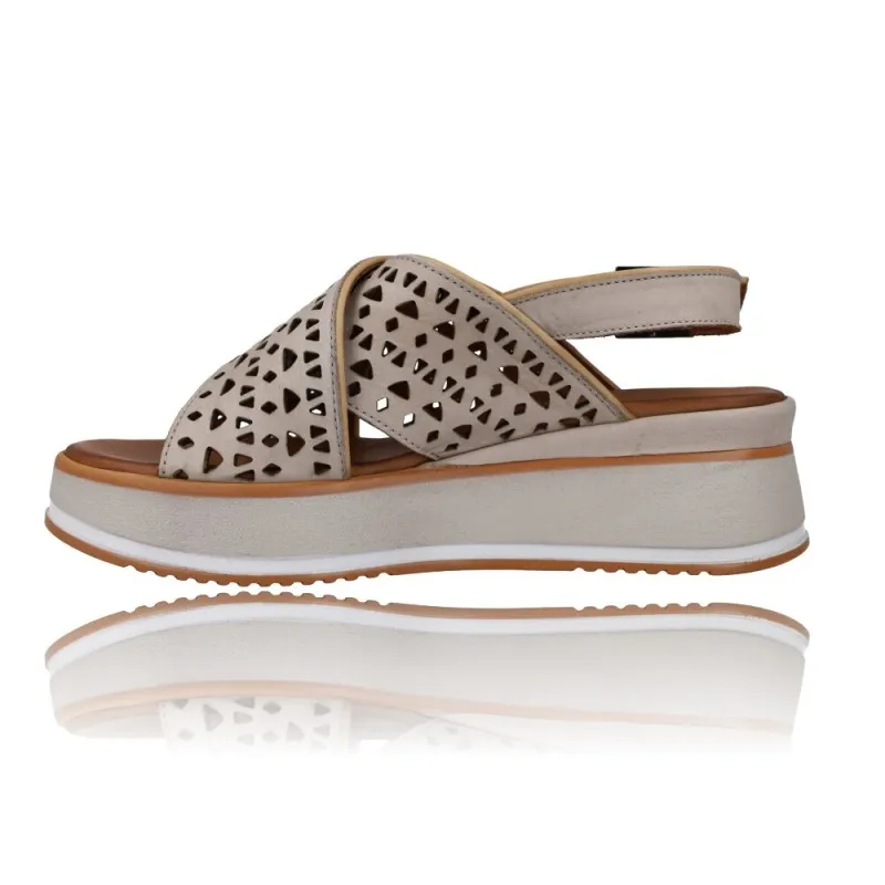 Sandalias con Cuña y Tiras Cruzadas para Mujer de Carmela 160643