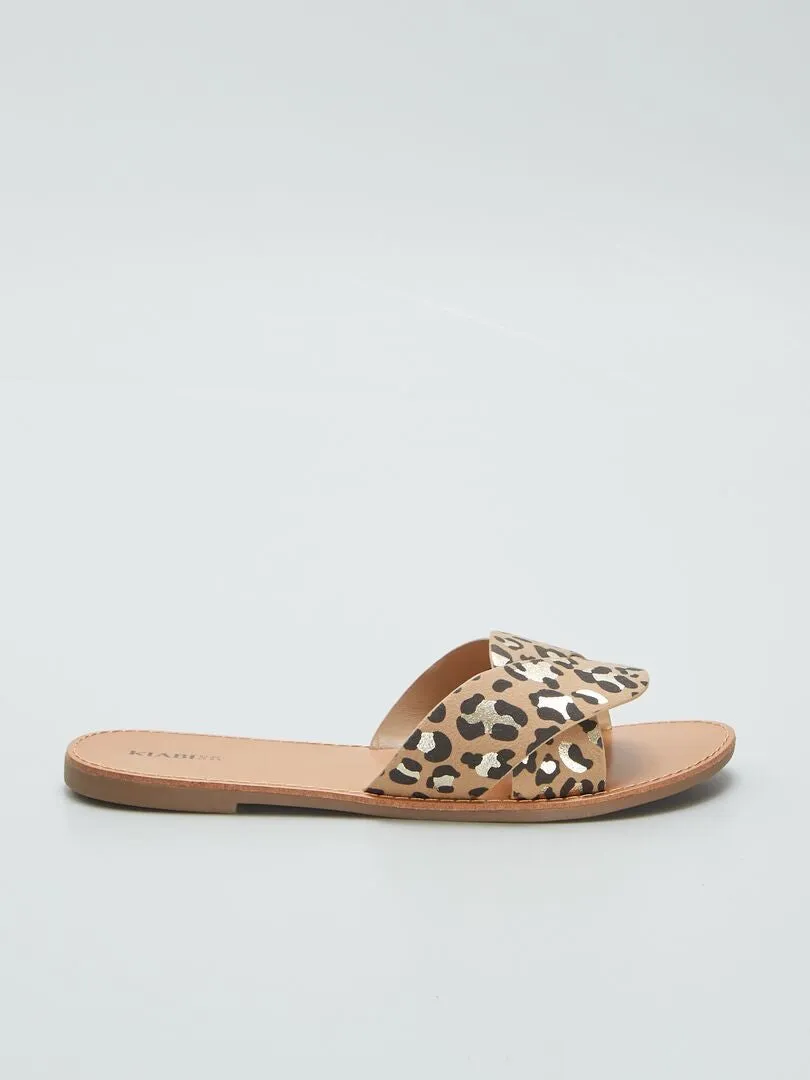 SANDALIAS CON ESTAMPADO DE LEOPARDO  MARRON