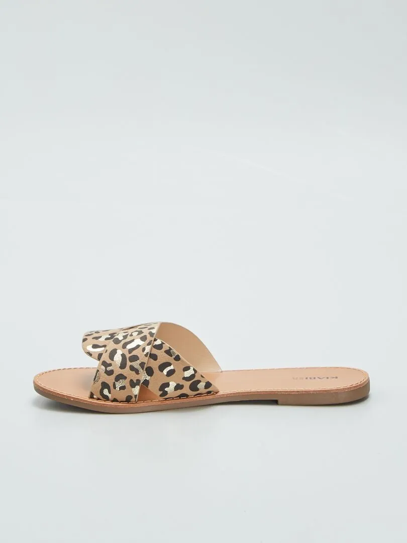 SANDALIAS CON ESTAMPADO DE LEOPARDO  MARRON