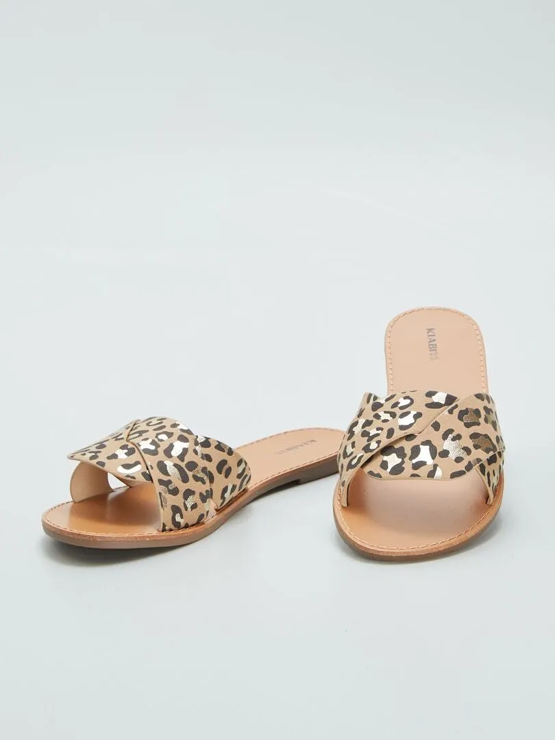 SANDALIAS CON ESTAMPADO DE LEOPARDO  MARRON