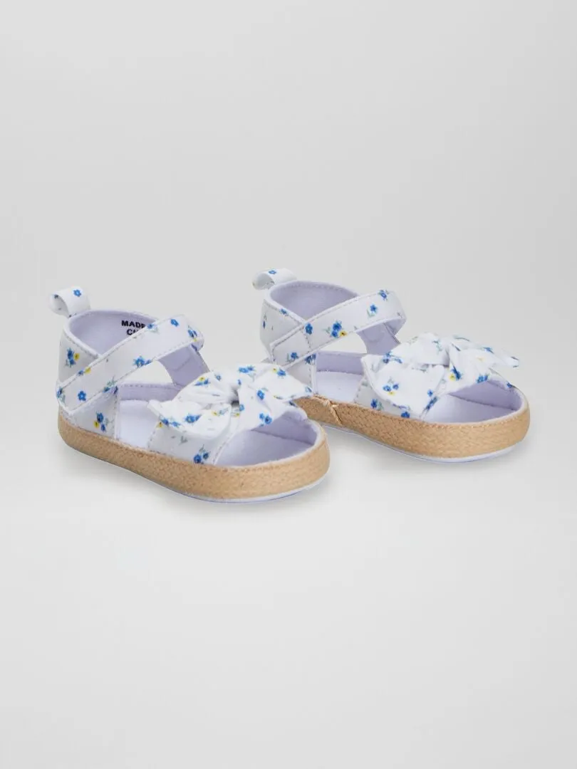 SANDALIAS DE FLORES CON TIRAS  BLANCO