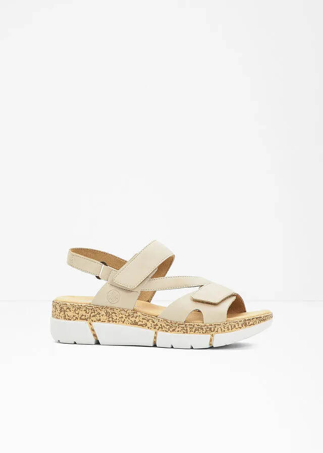 Sandalias de tacón con cuña Beige