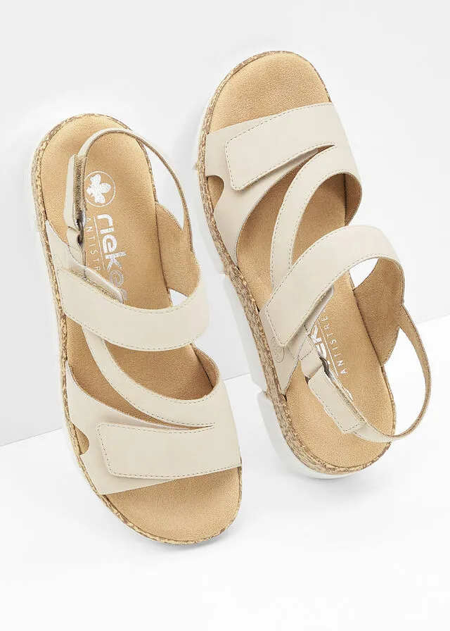 Sandalias de tacón con cuña Beige