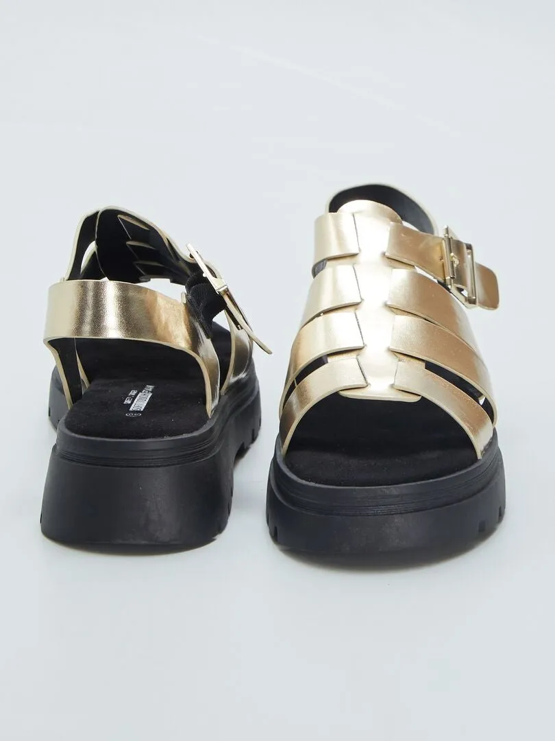 SANDALIAS DORADAS CON SUELA GRUESA  BEIGE