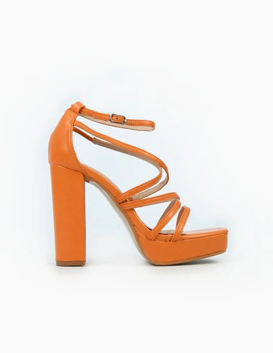 Sandalias naranjas cintas