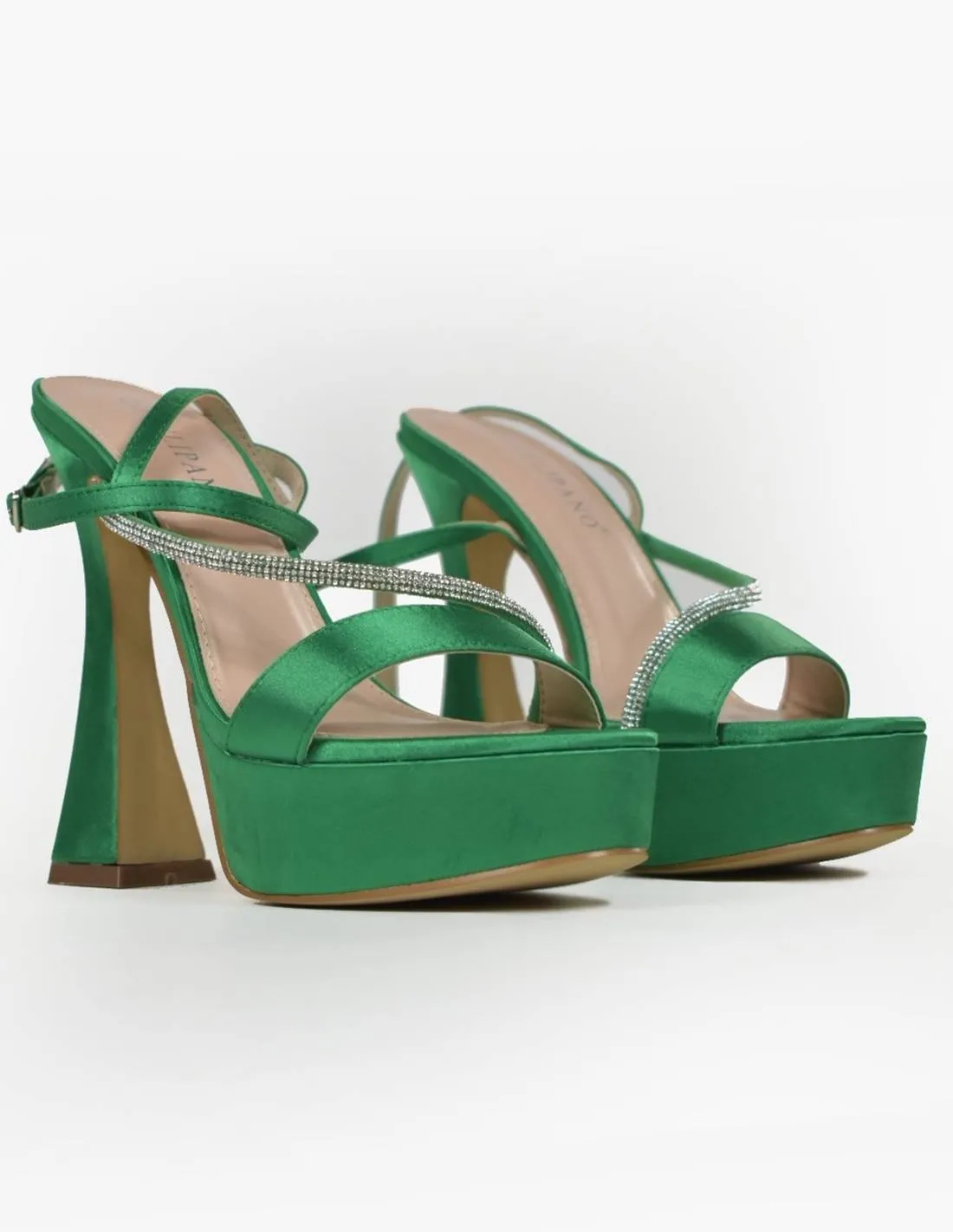 Sandalias verdes con brillantes