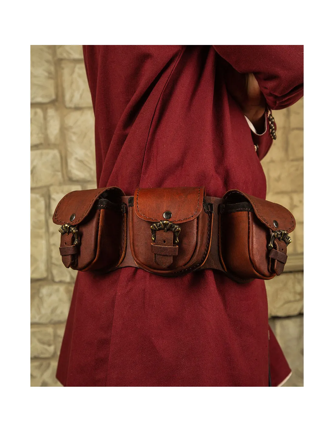 Set 3 bolsos medievales León para cinturón en marrón