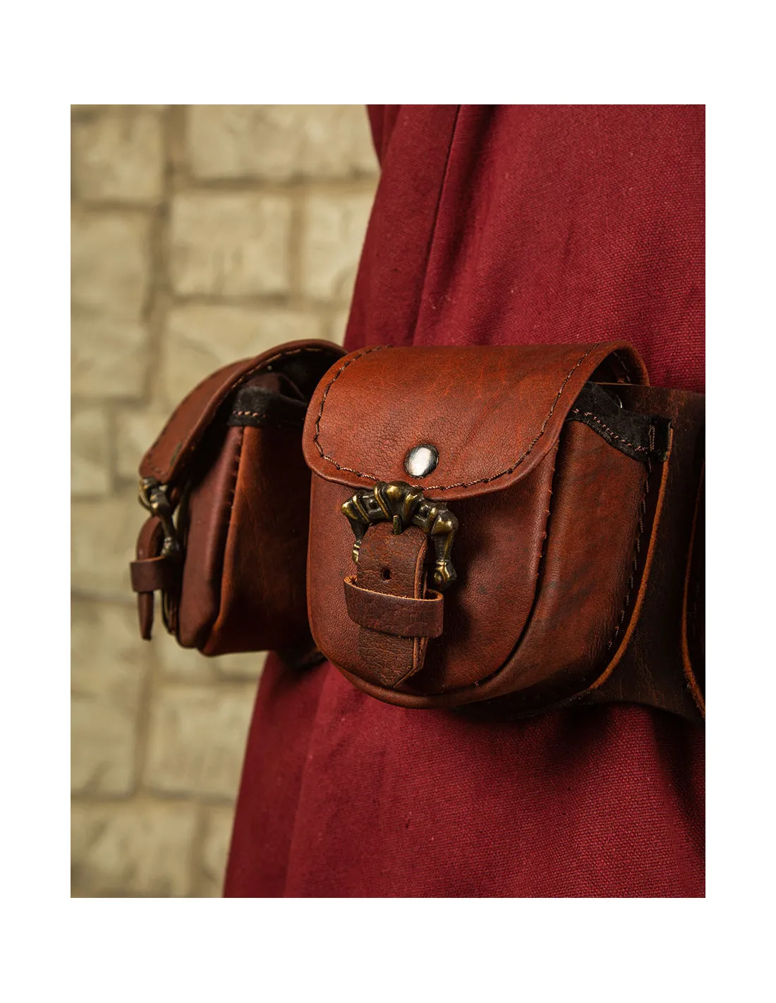 Set 3 bolsos medievales León para cinturón en marrón