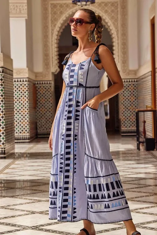 Vestido azul bordado Valeria