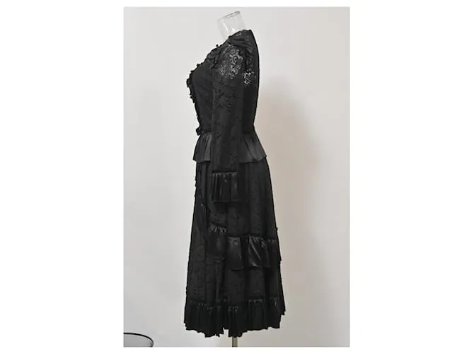 Vestido midi de encaje negro con detalle de lazo y volantes de Dolce & Gabbana en poliamida 