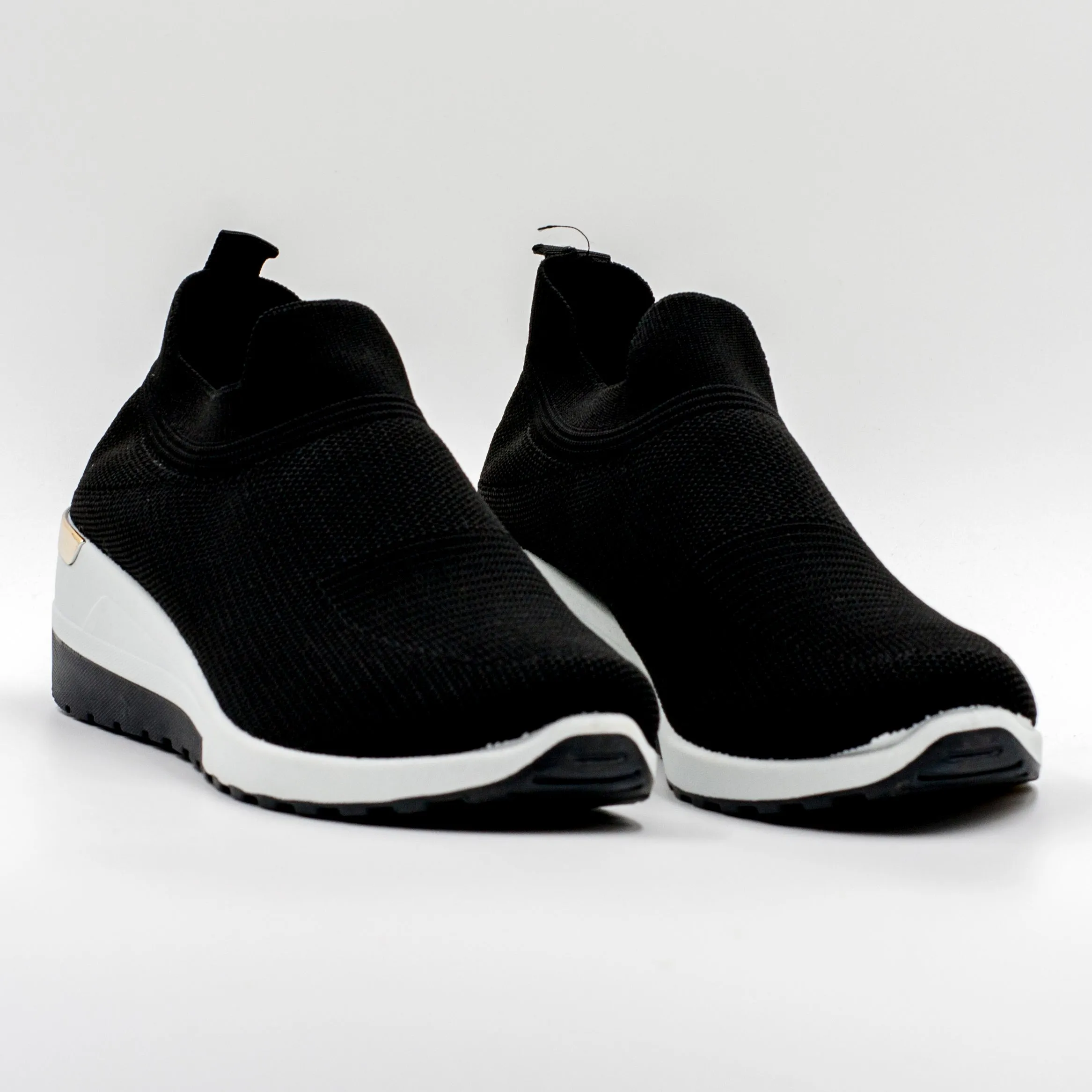 Zapatilla Alquimia terraplen color Negro