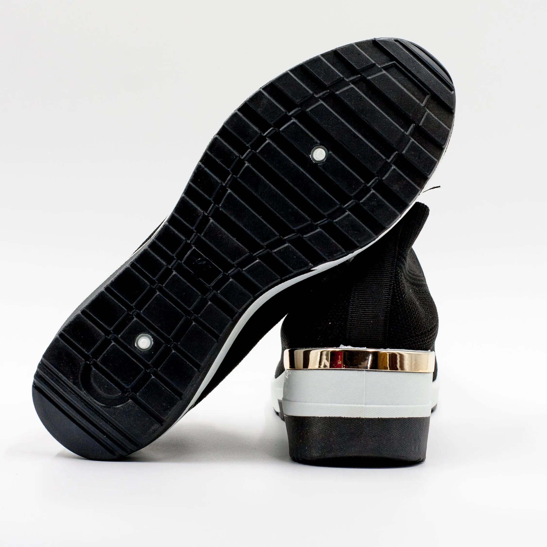 Zapatilla Alquimia terraplen color Negro