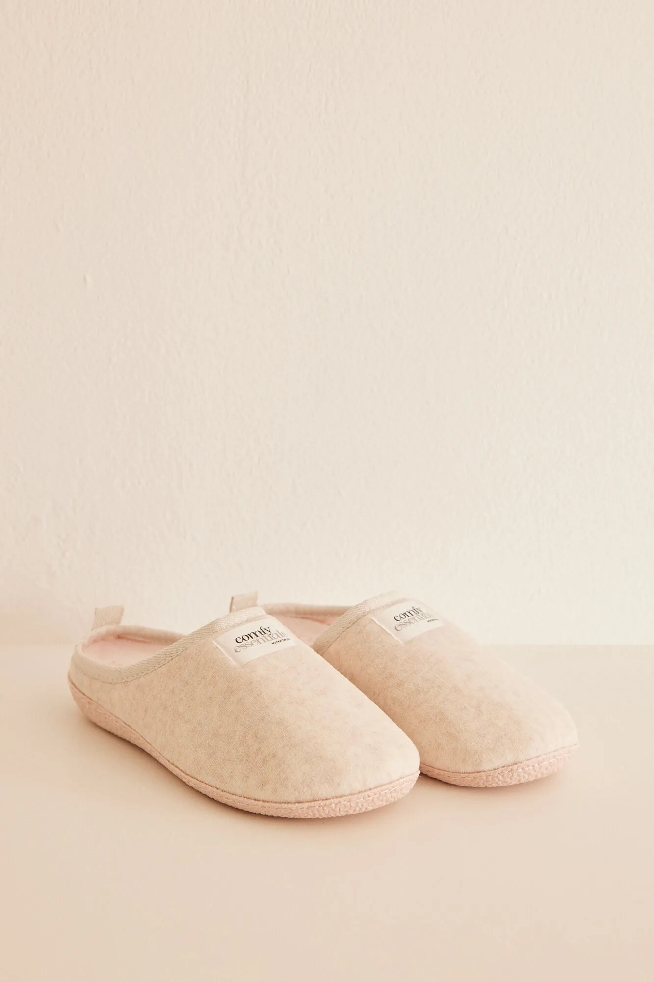 Zapatillas casa plantilla extraíble beige